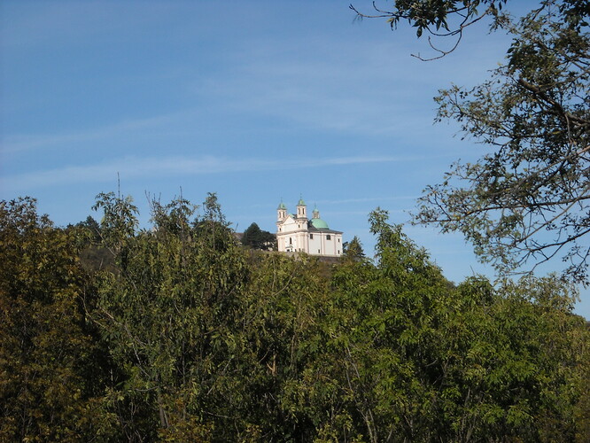 Leopoldsberg04 Kirche.JPG